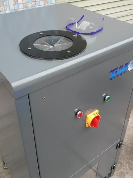 beer glass bottle shredder-feeding mouth